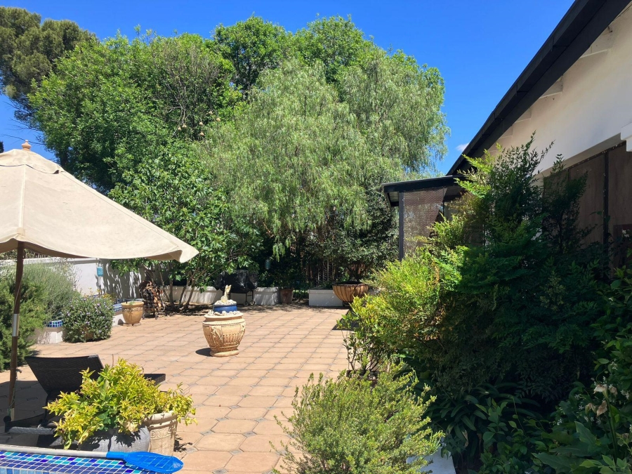 5 Bedroom Property for Sale in Kellys View Free State